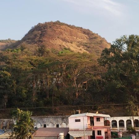 Blue Bell Homestay Lonavala Eksteriør billede