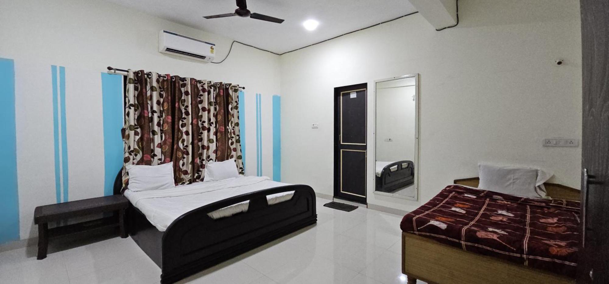 Blue Bell Homestay Lonavala Eksteriør billede