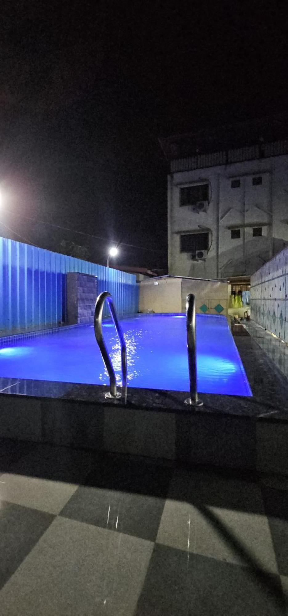 Blue Bell Homestay Lonavala Eksteriør billede